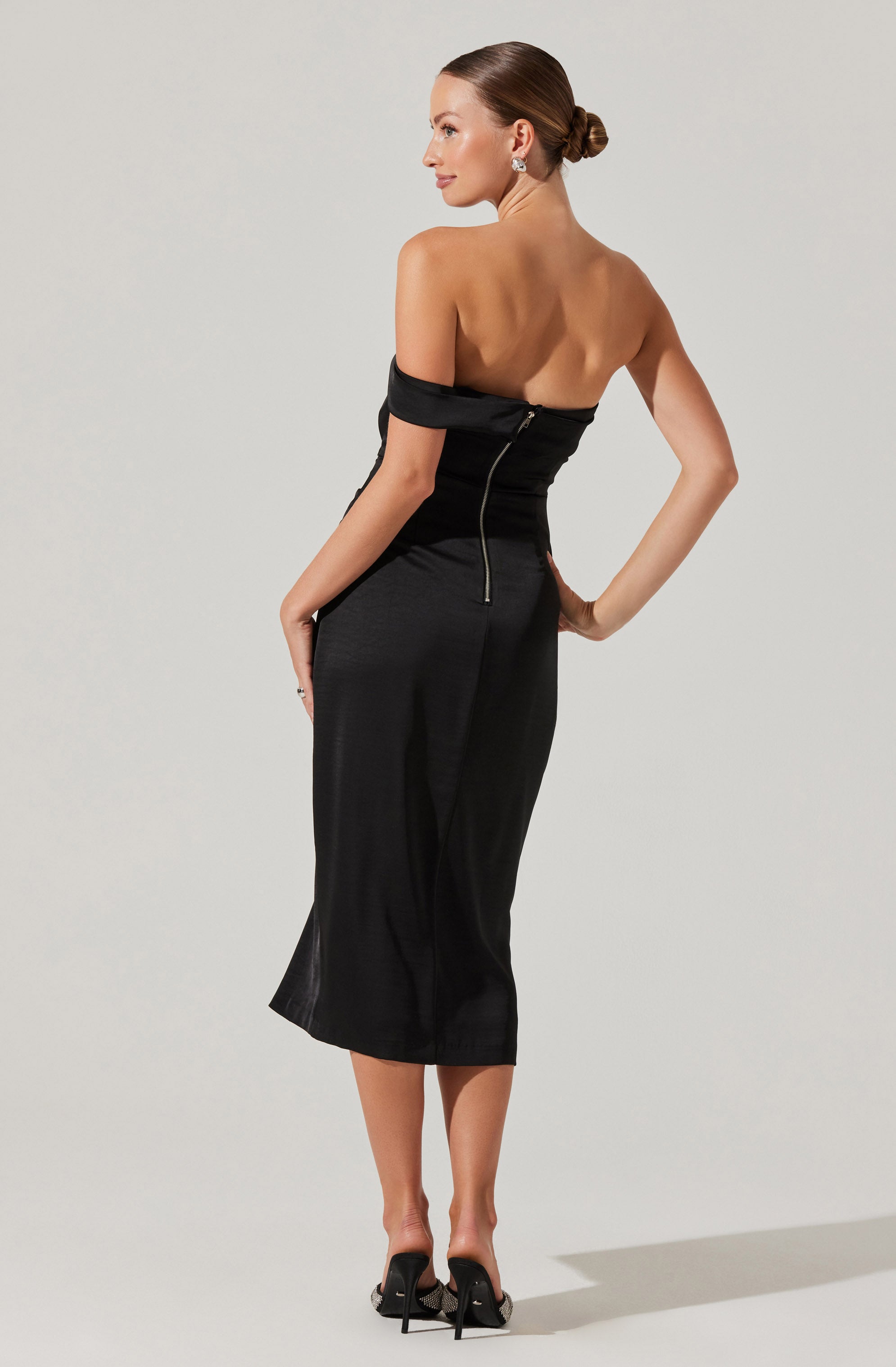 Gwyneria Off Shoulder Midi Dress